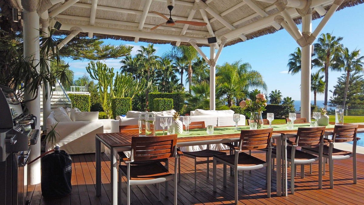 7 Bed Townhouse for sale in Hacienda Las Chapas Costa Del Sol, Málaga, Spain