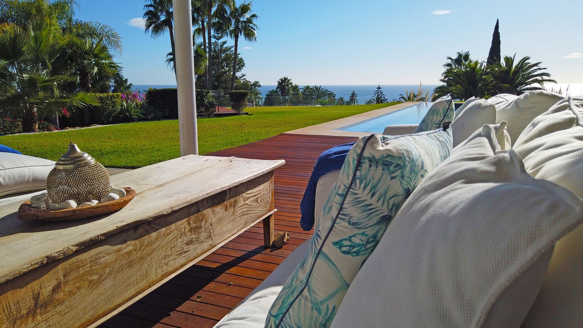 7 Bed Townhouse for sale in Hacienda Las Chapas Costa Del Sol, Málaga, Spain
