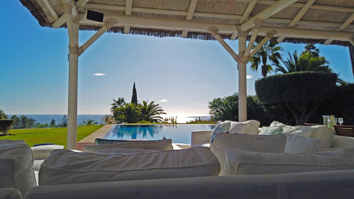 7 Bed Townhouse for sale in Hacienda Las Chapas Costa Del Sol, Málaga, Spain