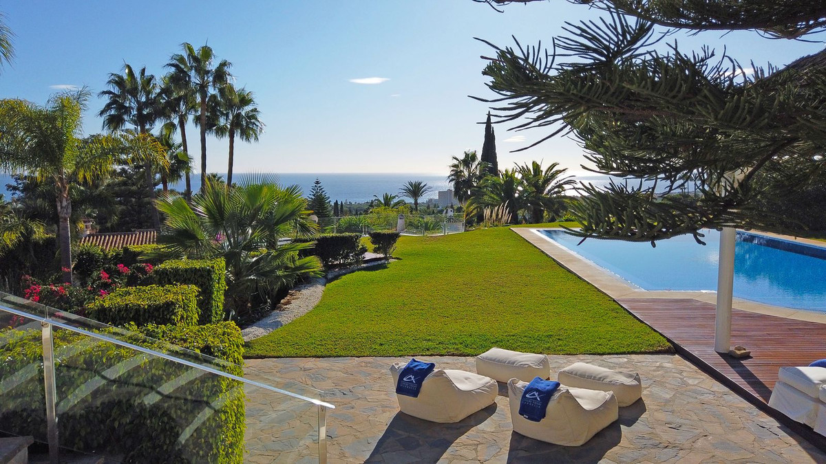 7 Bed Townhouse for sale in Hacienda Las Chapas Costa Del Sol, Málaga, Spain