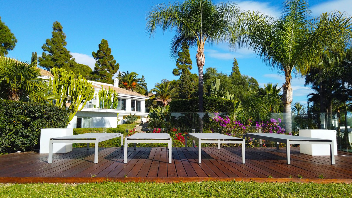 7 Bed Townhouse for sale in Hacienda Las Chapas Costa Del Sol, Málaga, Spain