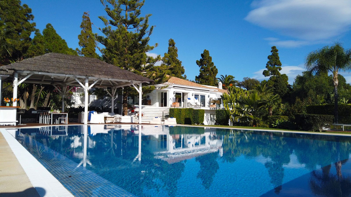 7 Bed Townhouse for sale in Hacienda Las Chapas Costa Del Sol, Málaga, Spain