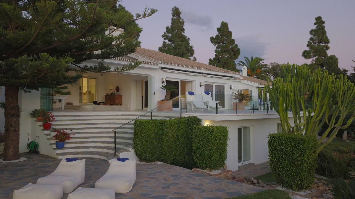 7 Bed Townhouse for sale in Hacienda Las Chapas Costa Del Sol, Málaga, Spain