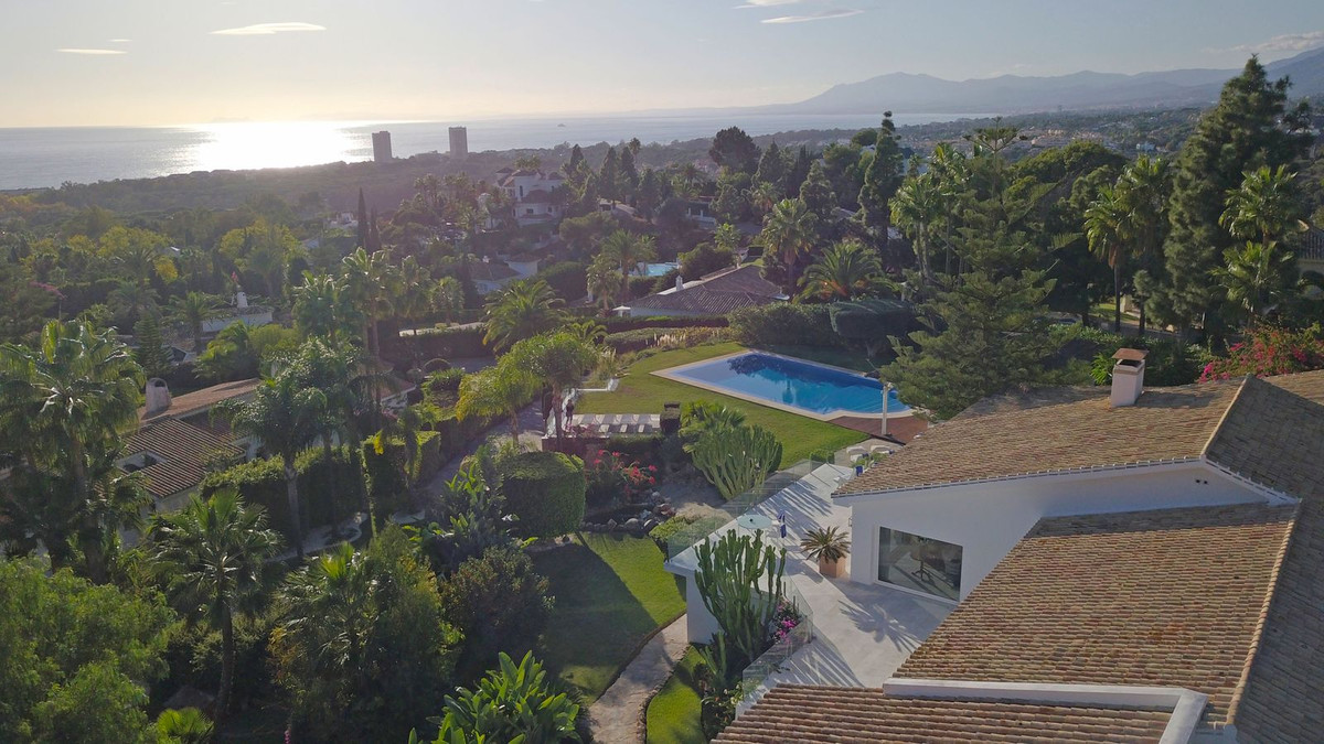 7 Bed Townhouse for sale in Hacienda Las Chapas Costa Del Sol, Málaga, Spain