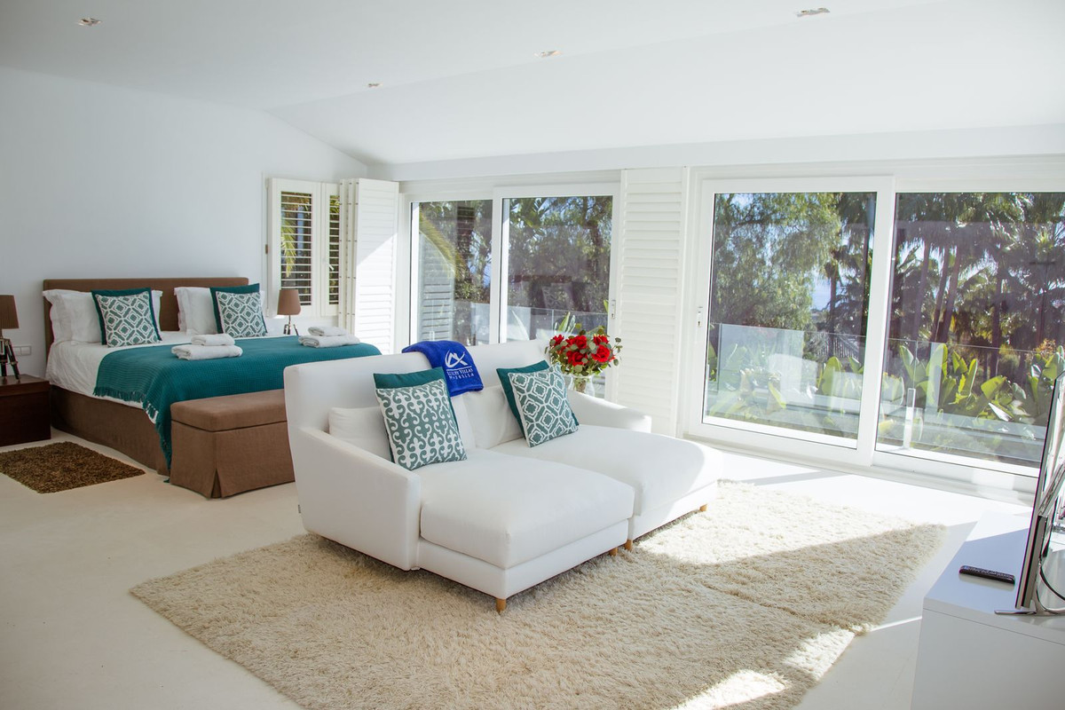 7 Bed Townhouse for sale in Hacienda Las Chapas Costa Del Sol, Málaga, Spain