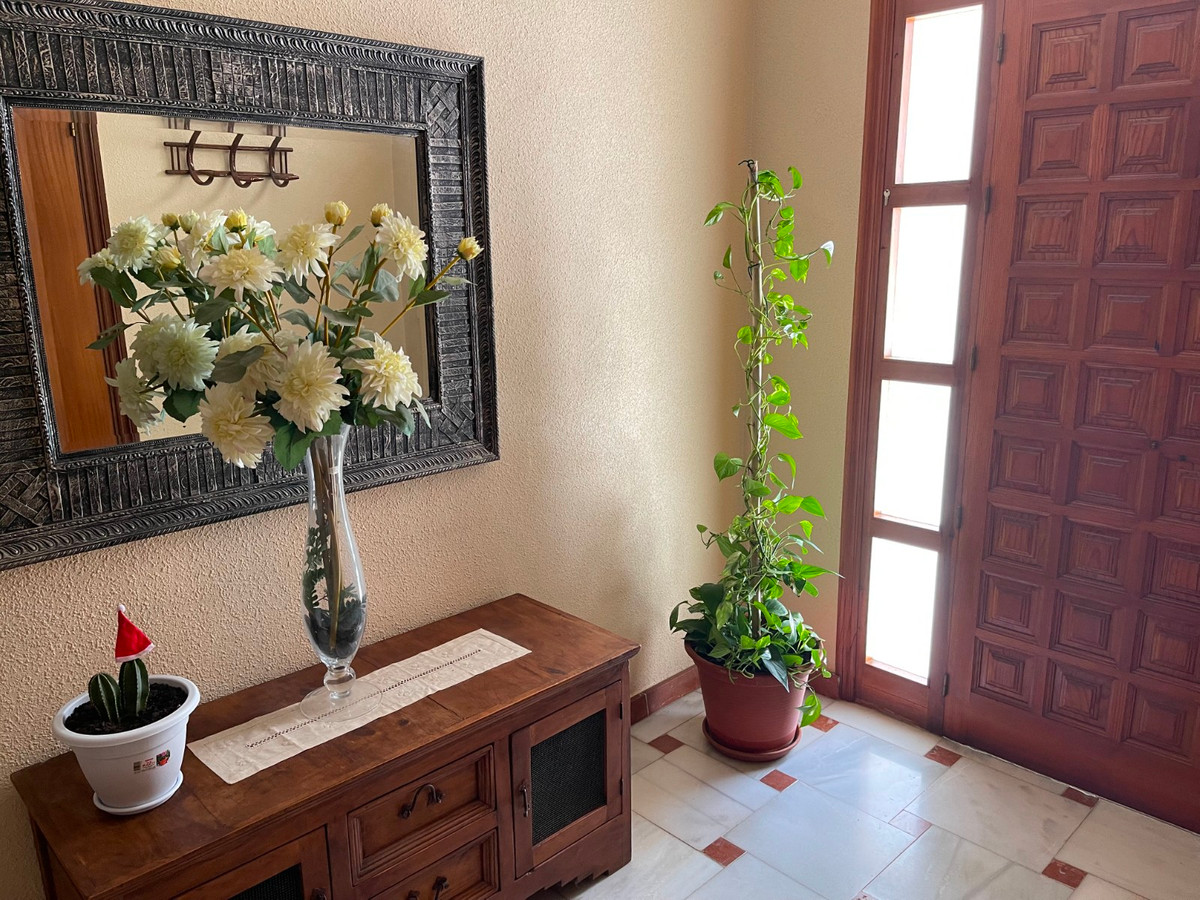 Se vende Villa - Chalet de 5 dormitorios en Costa Blanca, Alicante, España