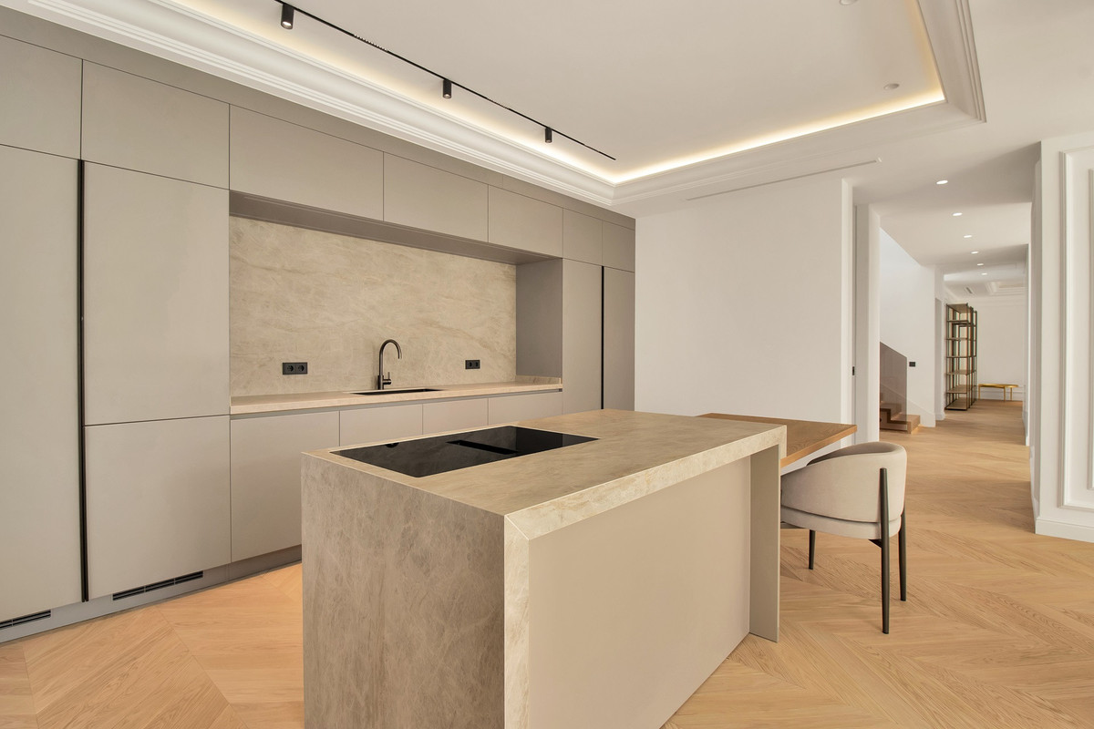 Se vende Villa - Chalet de 6 dormitorios en Costa Del Sol, Málaga, España