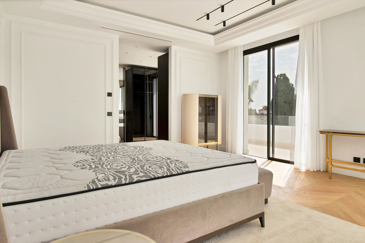 Se vende Villa - Chalet de 6 dormitorios en Costa Del Sol, Málaga, España