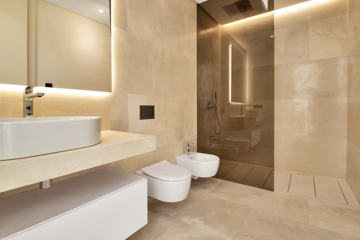 Se vende Villa - Chalet de 6 dormitorios en Costa Del Sol, Málaga, España