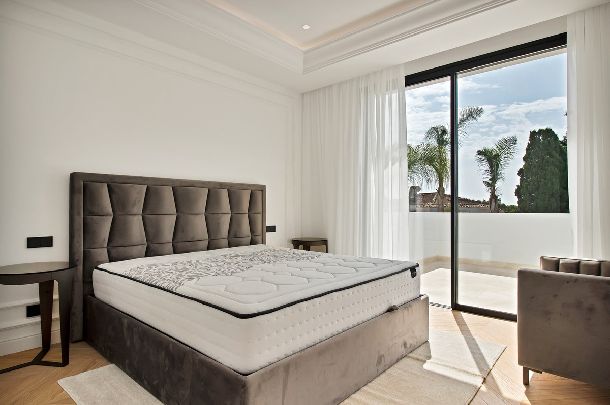 Se vende Villa - Chalet de 6 dormitorios en Costa Del Sol, Málaga, España
