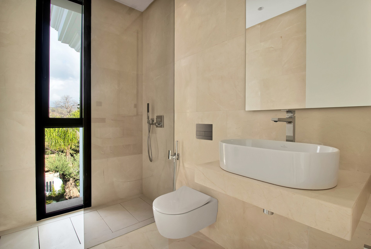 Se vende Villa - Chalet de 6 dormitorios en Costa Del Sol, Málaga, España