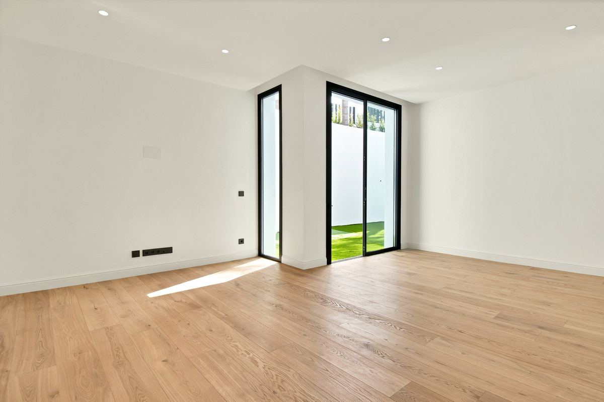 Se vende Villa - Chalet de 6 dormitorios en Costa Del Sol, Málaga, España