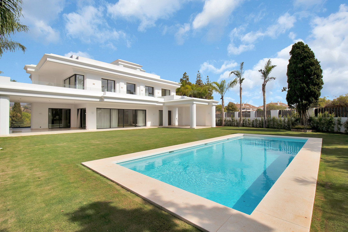 Se vende Villa - Chalet de 6 dormitorios en Costa Del Sol, Málaga, España
