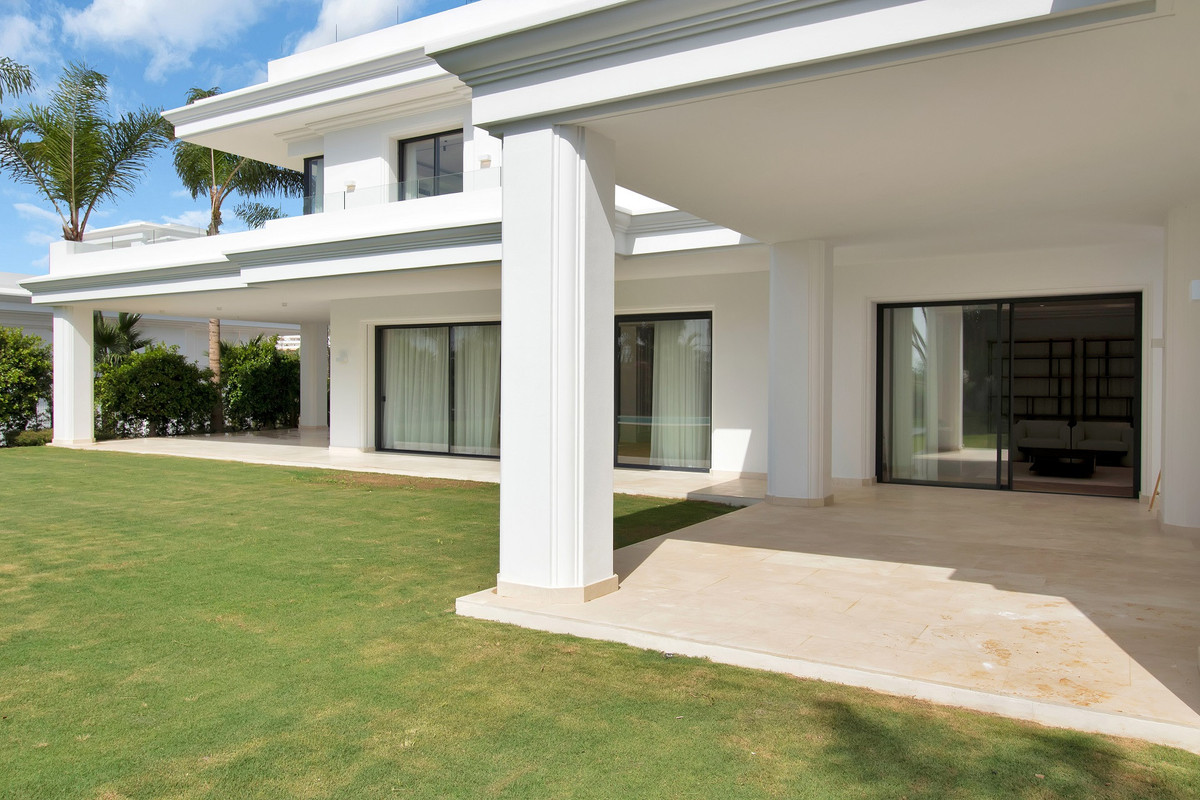 Se vende Villa - Chalet de 6 dormitorios en Costa Del Sol, Málaga, España