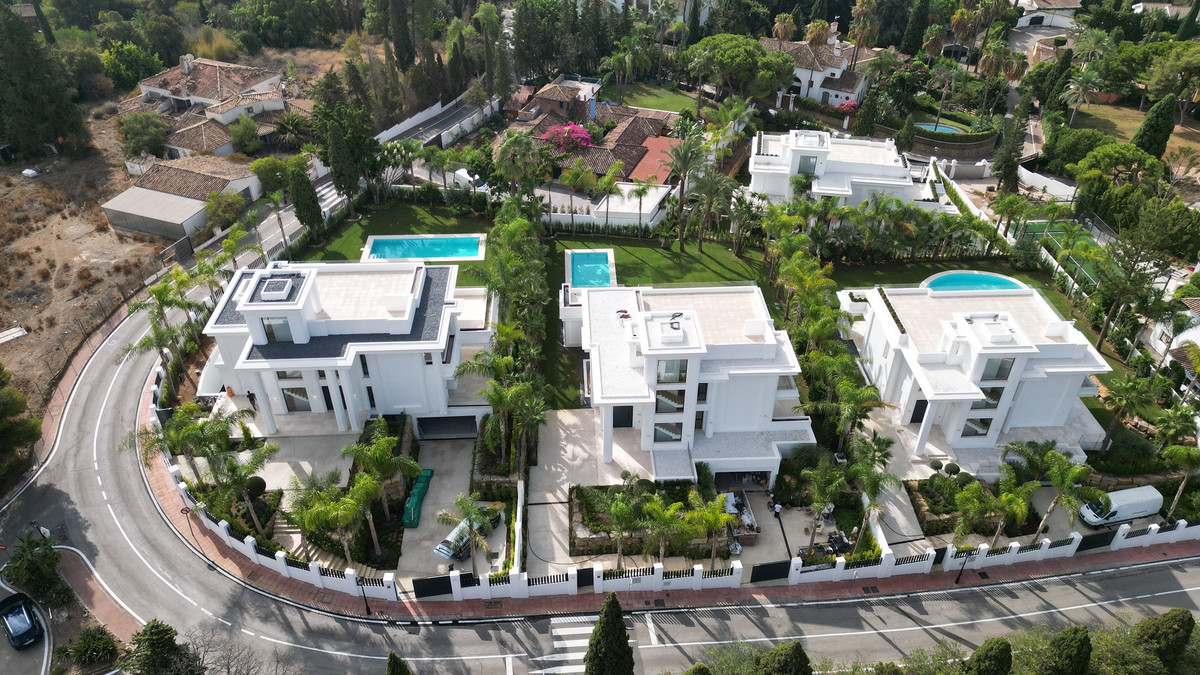 Se vende Villa - Chalet de 6 dormitorios en Costa Del Sol, Málaga, España