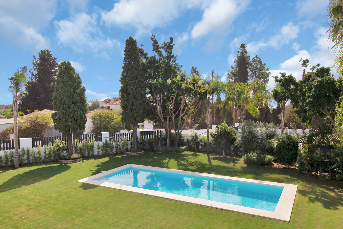 Se vende Villa - Chalet de 6 dormitorios en Costa Del Sol, Málaga, España