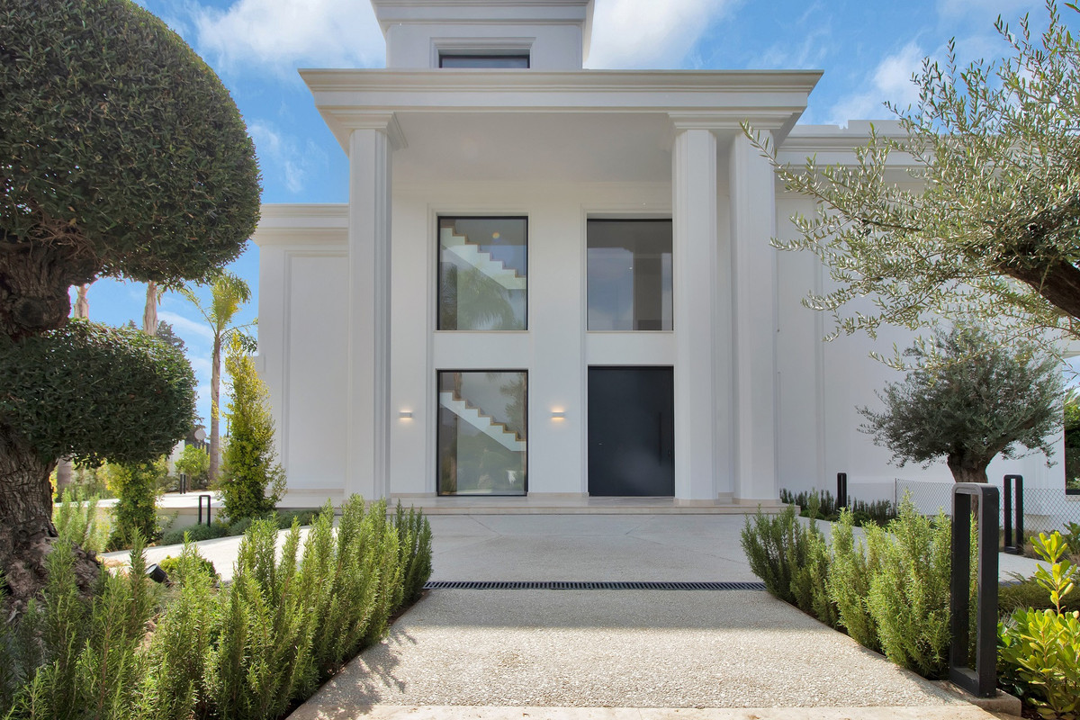 Se vende Villa - Chalet de 6 dormitorios en Costa Del Sol, Málaga, España