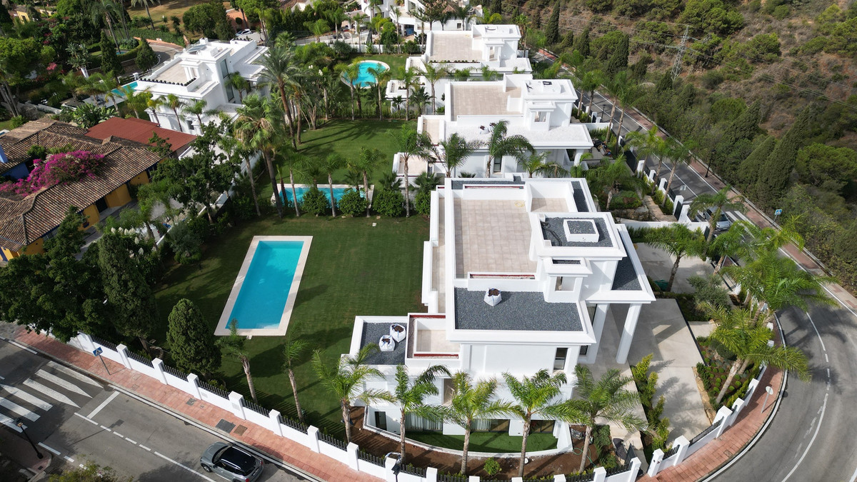 Se vende Villa - Chalet de 6 dormitorios en Costa Del Sol, Málaga, España