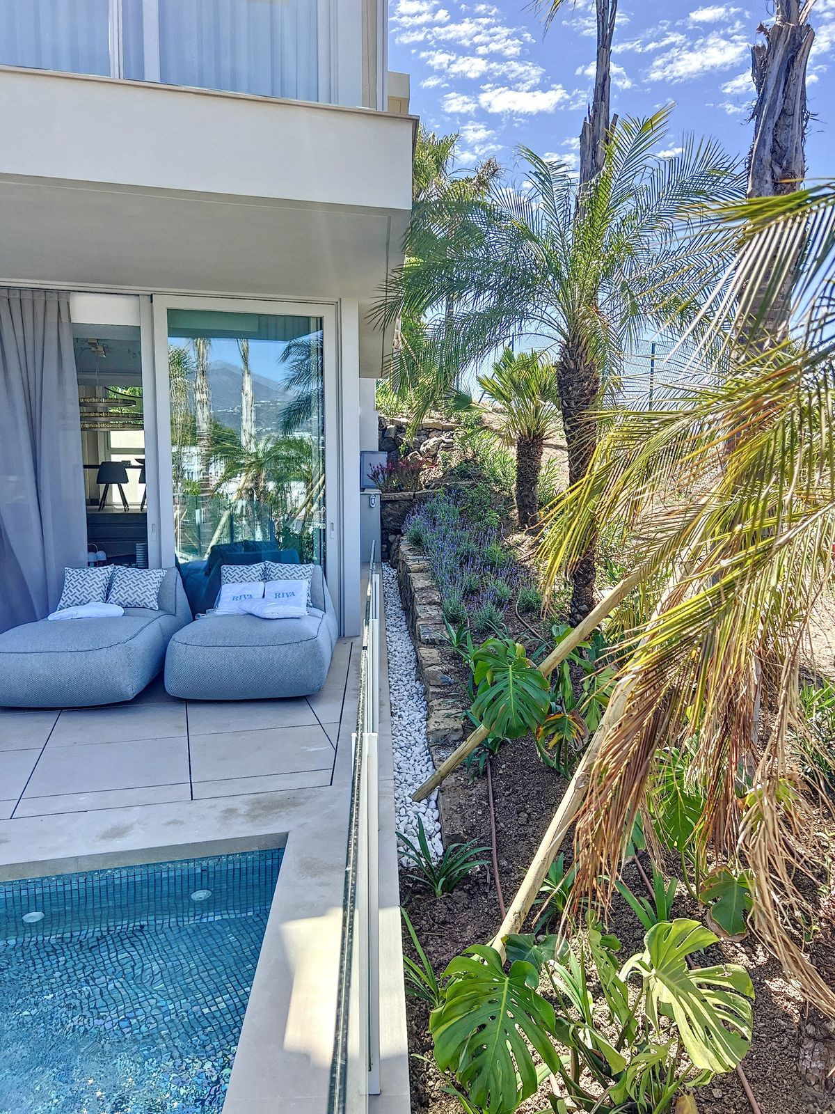4 Bed Townhouse for sale in Nueva Andalucía Costa Del Sol, Málaga, Spain