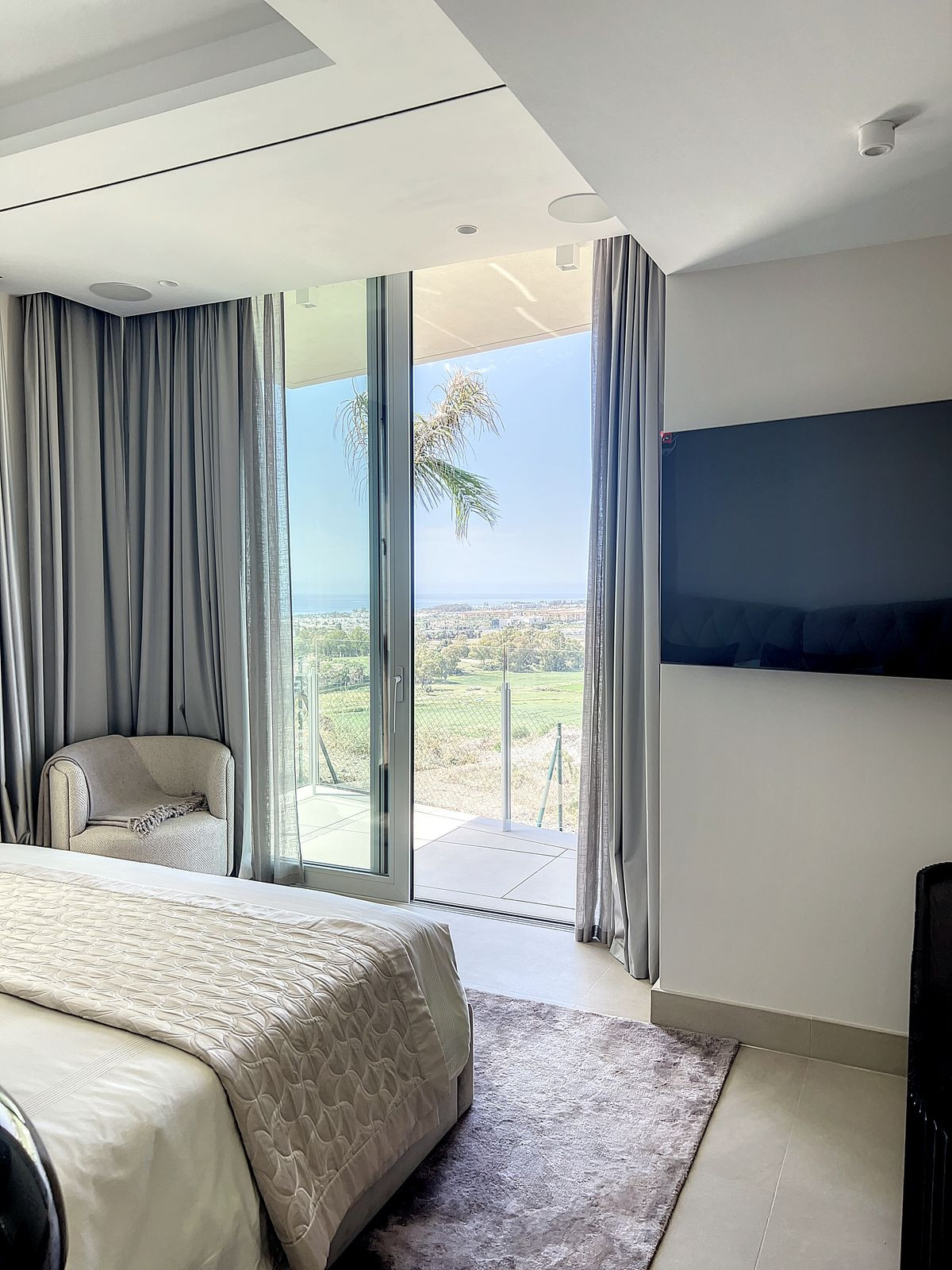 4 Bed Townhouse for sale in Nueva Andalucía Costa Del Sol, Málaga, Spain