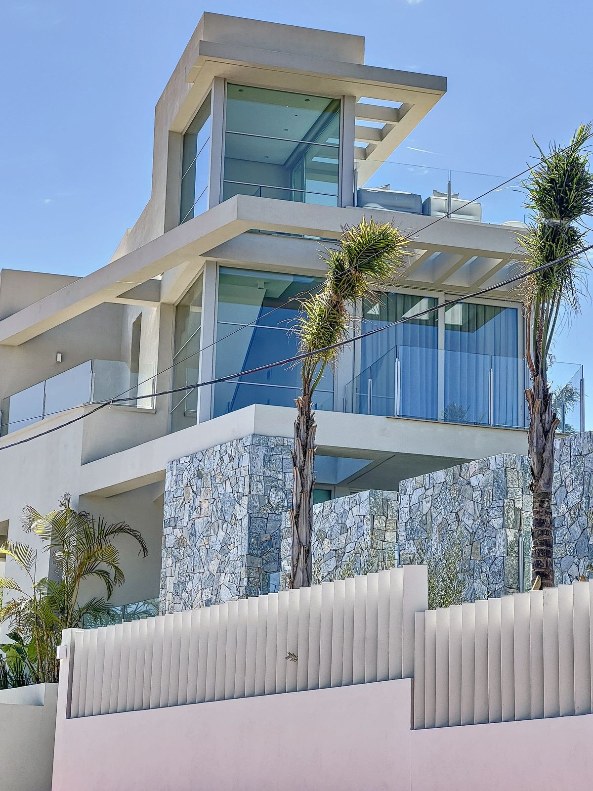 4 Bed Townhouse for sale in Nueva Andalucía Costa Del Sol, Málaga, Spain