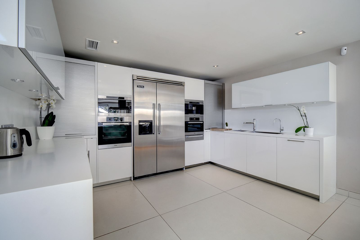 Se vende Villa - Chalet de 5 dormitorios en Costa Del Sol, Málaga, España