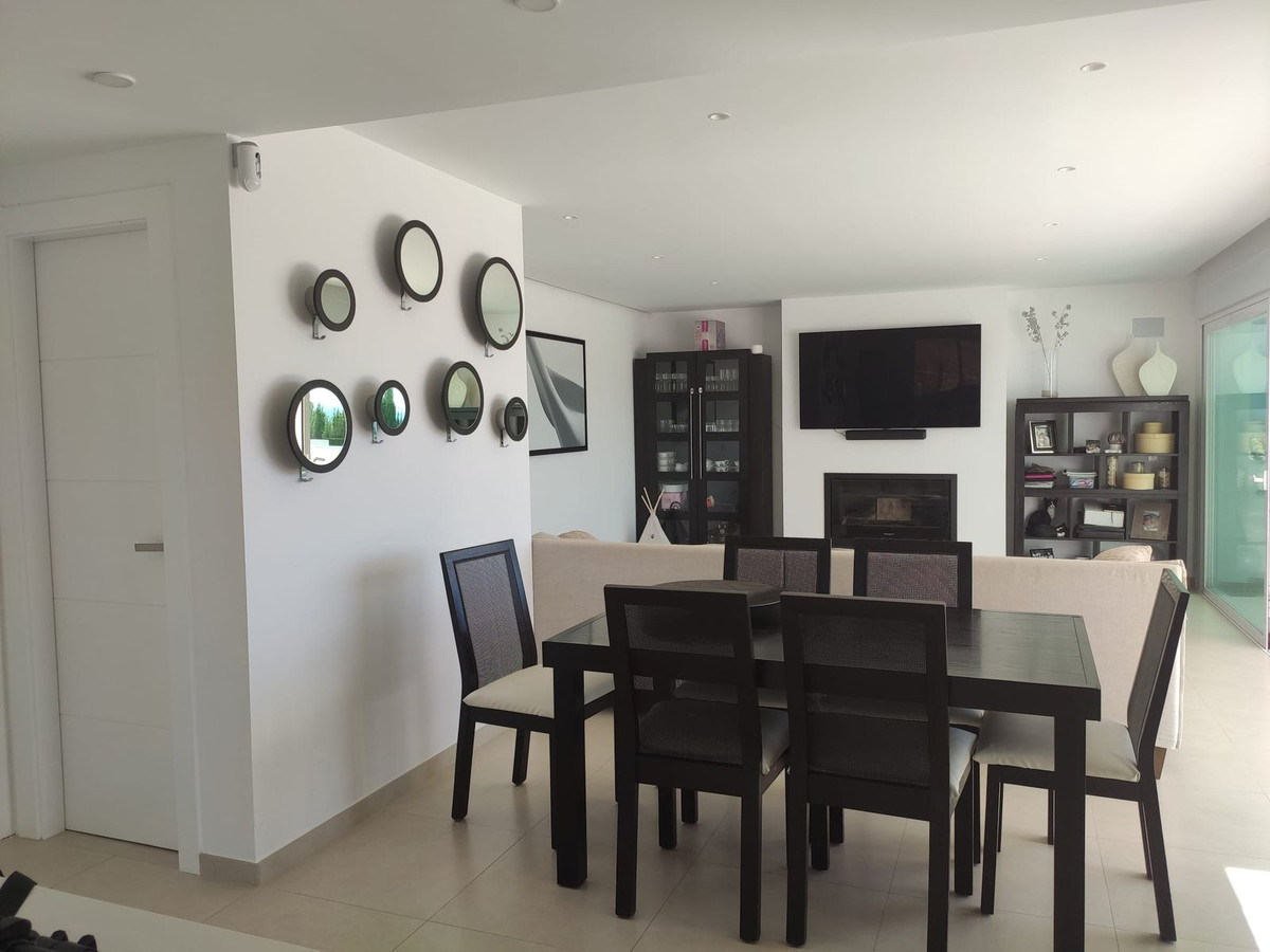 4 Bed Townhouse for sale in Estepona Costa Del Sol, Málaga, Spain