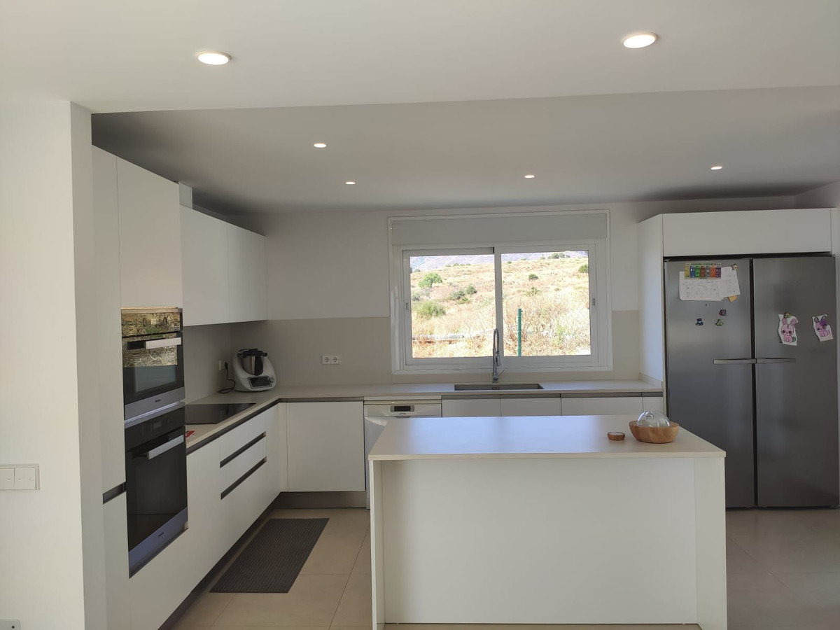 4 Bed Townhouse for sale in Estepona Costa Del Sol, Málaga, Spain