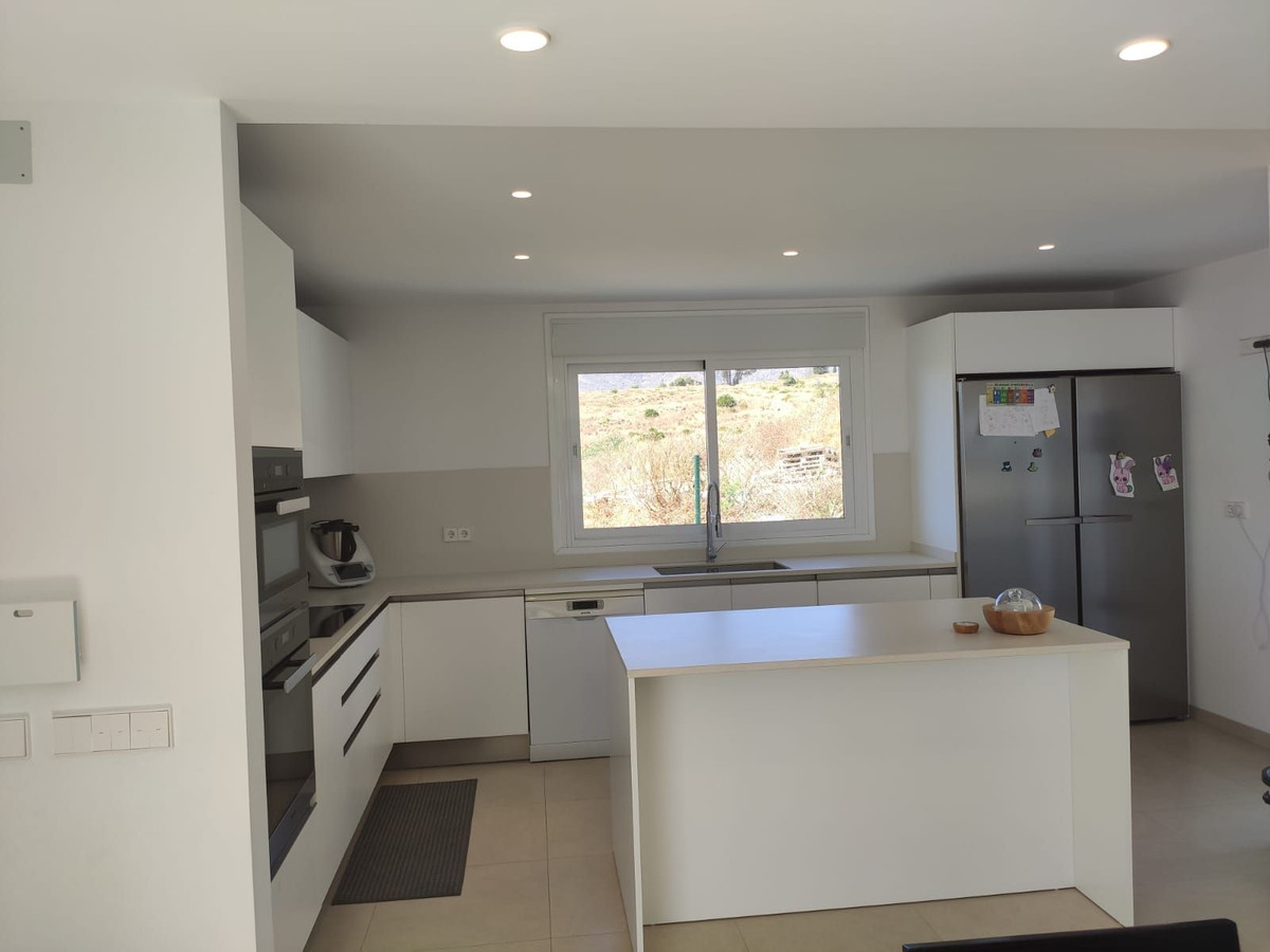 4 Bed Townhouse for sale in Estepona Costa Del Sol, Málaga, Spain