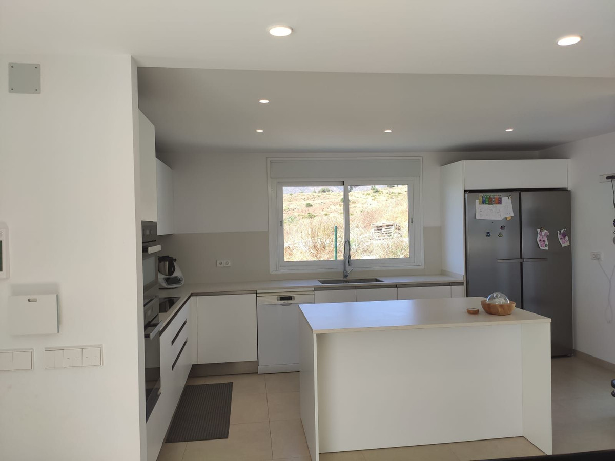 4 Bed Townhouse for sale in Estepona Costa Del Sol, Málaga, Spain