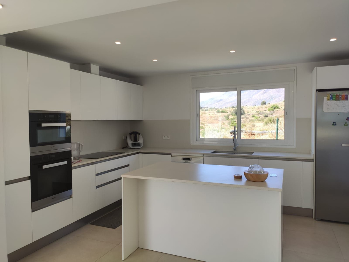 4 Bed Townhouse for sale in Estepona Costa Del Sol, Málaga, Spain