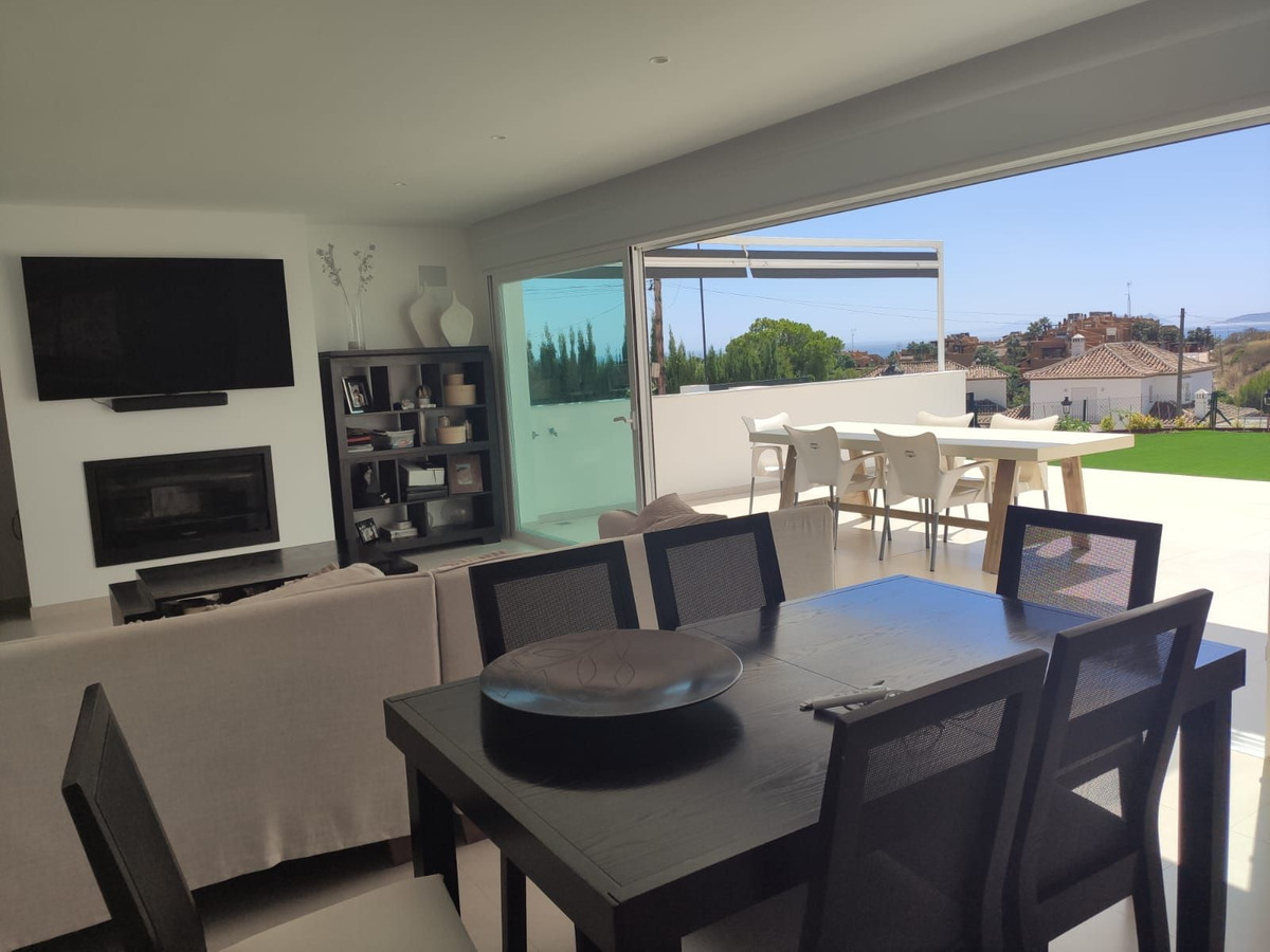 4 Bed Townhouse for sale in Estepona Costa Del Sol, Málaga, Spain