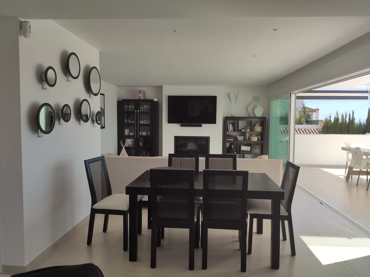 4 Bed Townhouse for sale in Estepona Costa Del Sol, Málaga, Spain