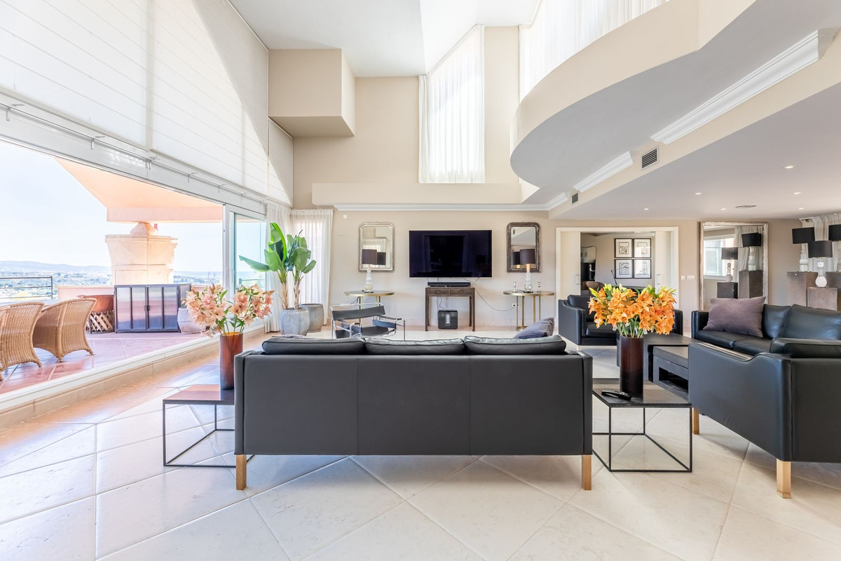 5 Bed Apartment for sale in Nueva Andalucía Costa Del Sol, Málaga, Spain