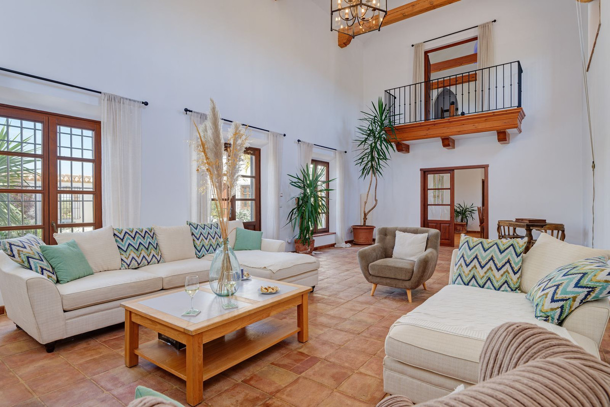 Se vende Finca - Cortijo de 5 dormitorios en Costa Del Sol, Málaga, España