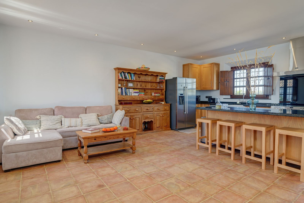 Se vende Finca - Cortijo de 5 dormitorios en Costa Del Sol, Málaga, España