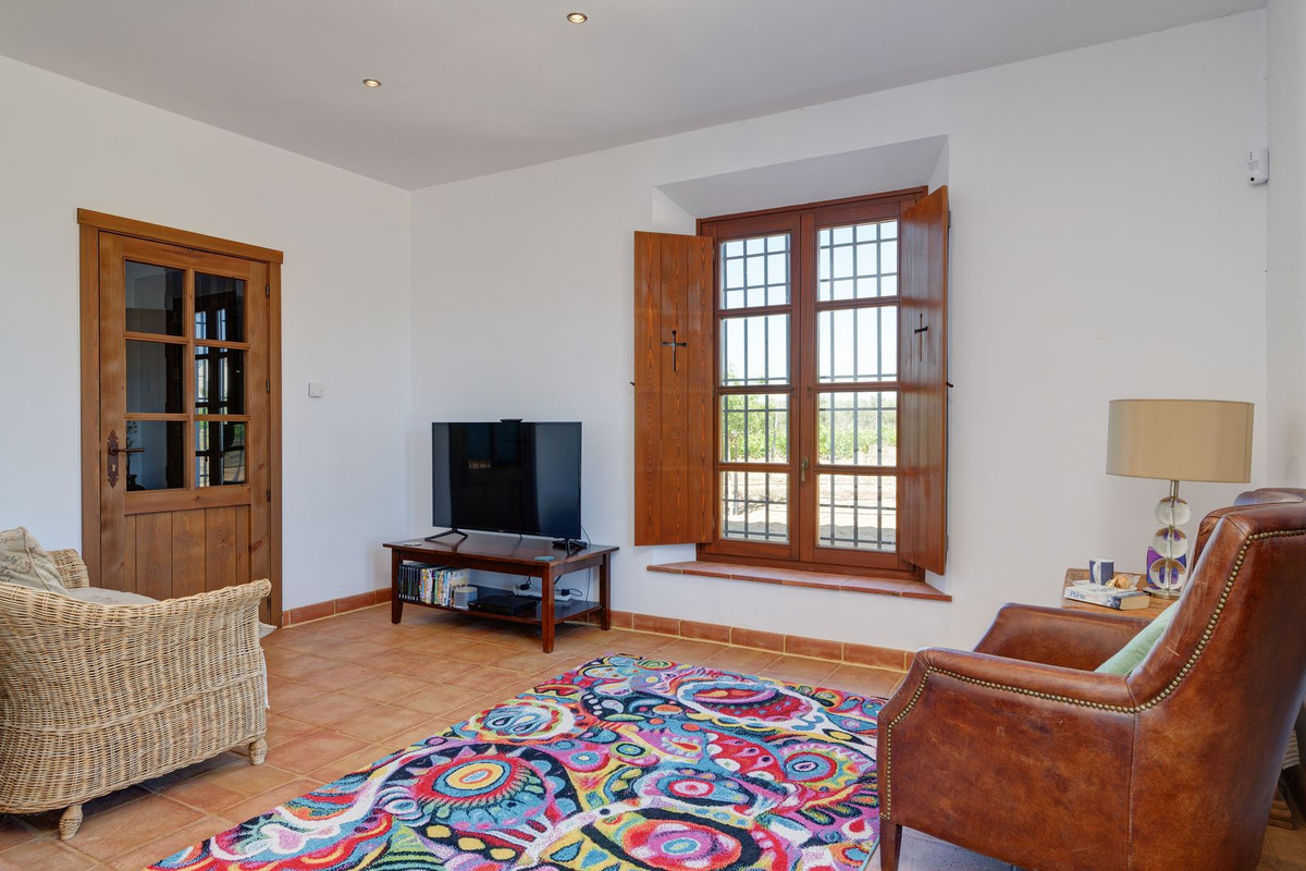 Se vende Finca - Cortijo de 5 dormitorios en Costa Del Sol, Málaga, España