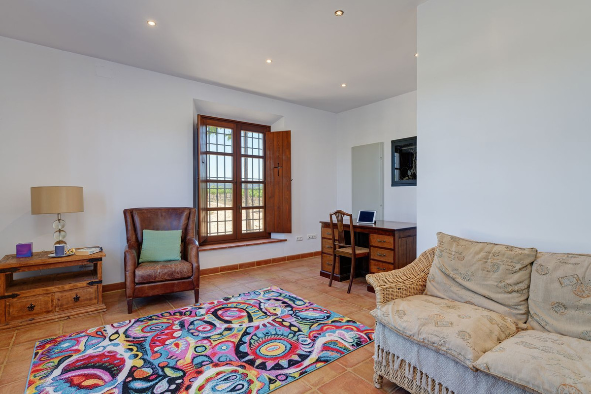 Se vende Finca - Cortijo de 5 dormitorios en Costa Del Sol, Málaga, España