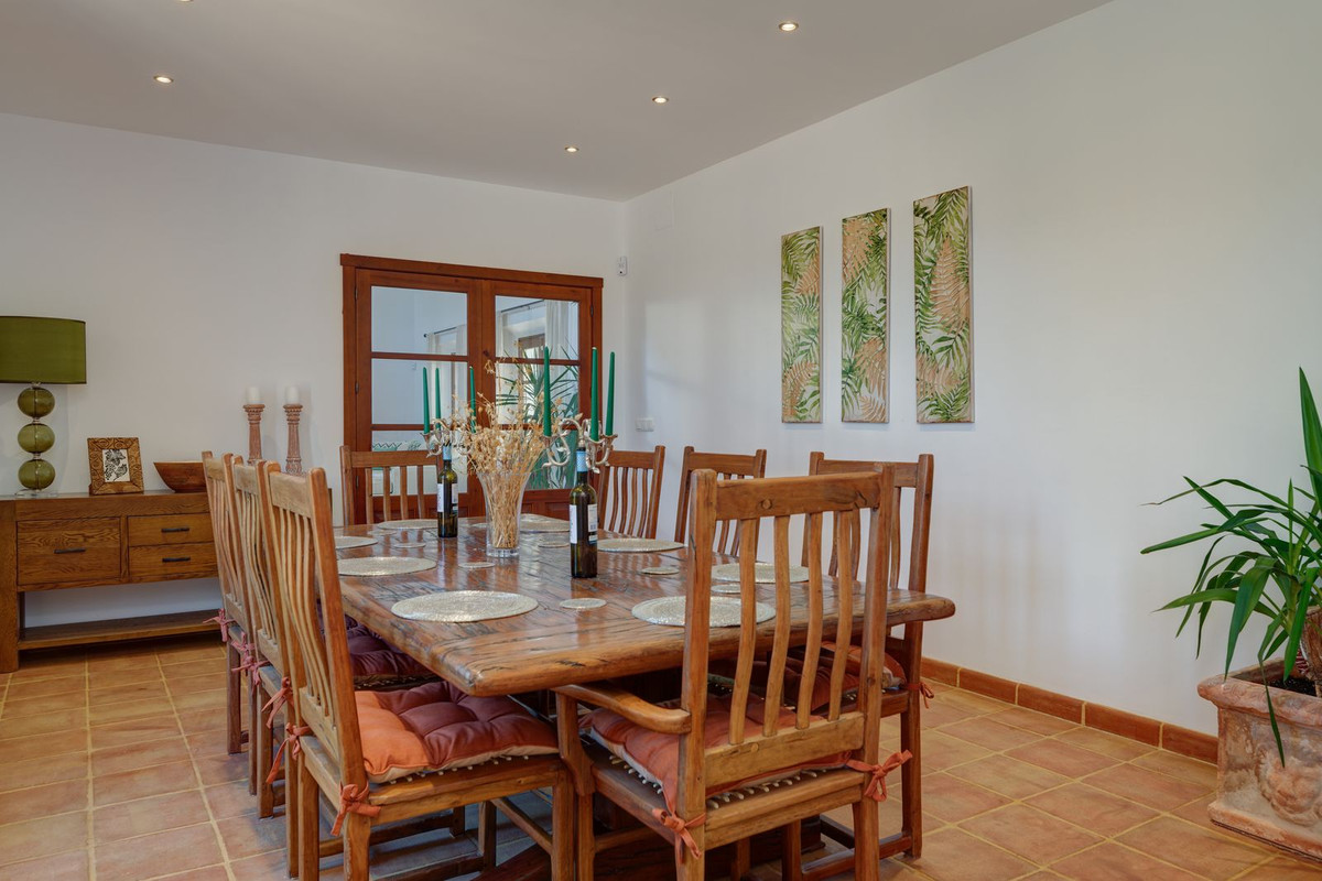 Se vende Finca - Cortijo de 5 dormitorios en Costa Del Sol, Málaga, España