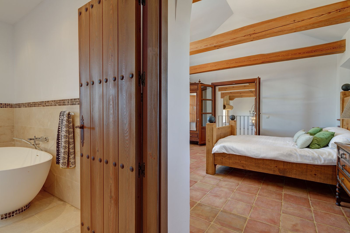 Se vende Finca - Cortijo de 5 dormitorios en Costa Del Sol, Málaga, España