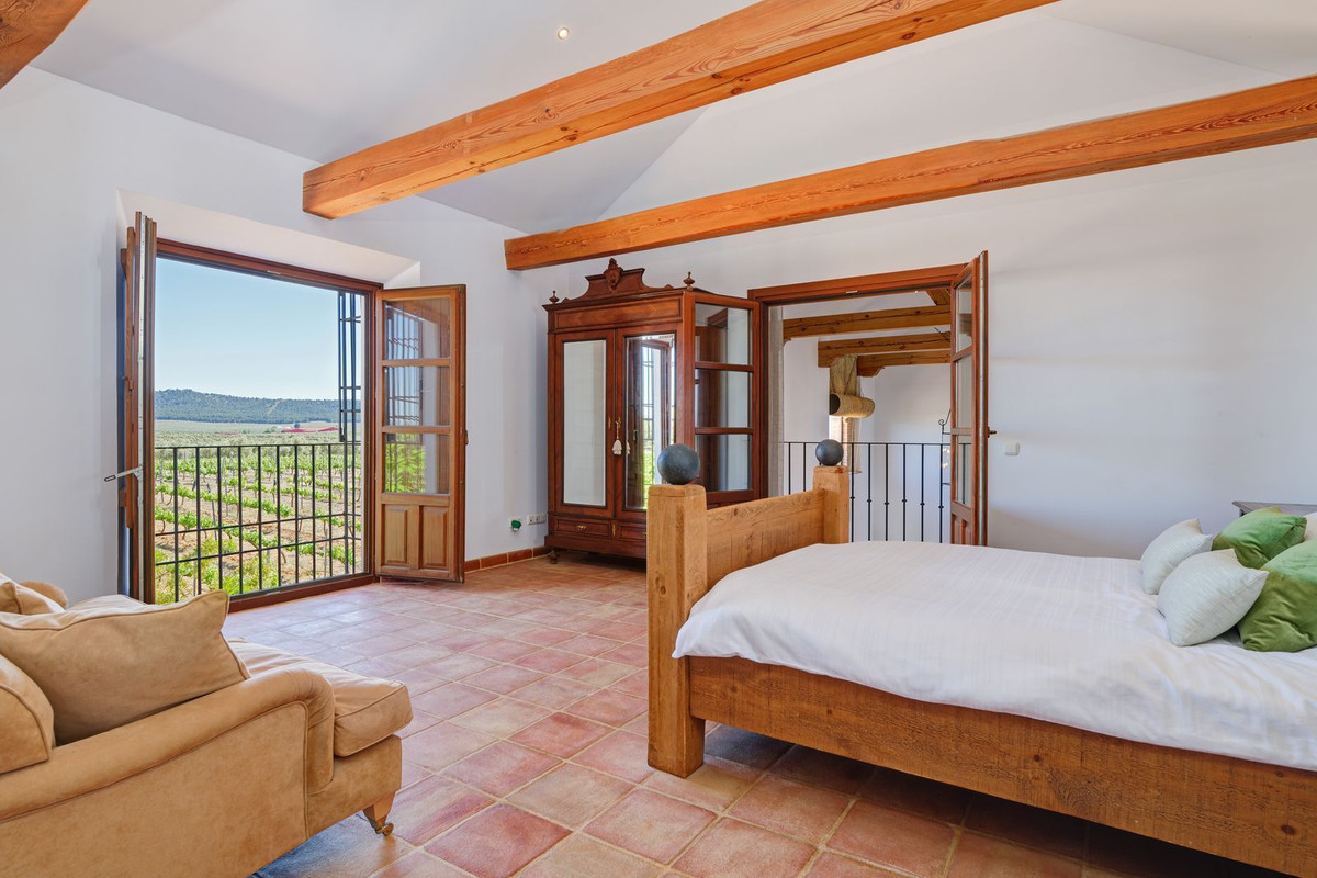 Se vende Finca - Cortijo de 5 dormitorios en Costa Del Sol, Málaga, España