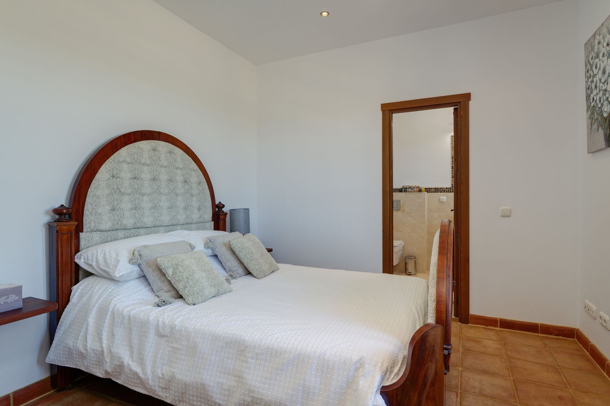 Se vende Finca - Cortijo de 5 dormitorios en Costa Del Sol, Málaga, España
