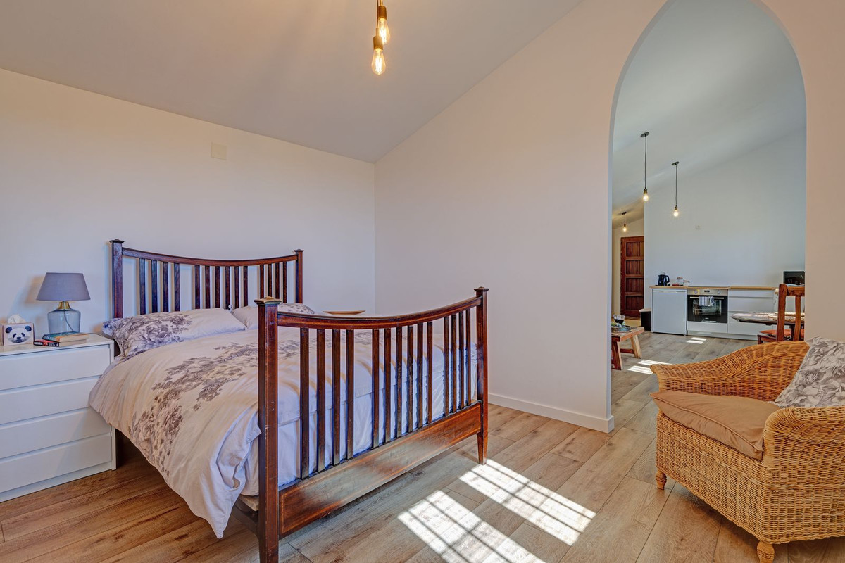 Se vende Finca - Cortijo de 5 dormitorios en Costa Del Sol, Málaga, España