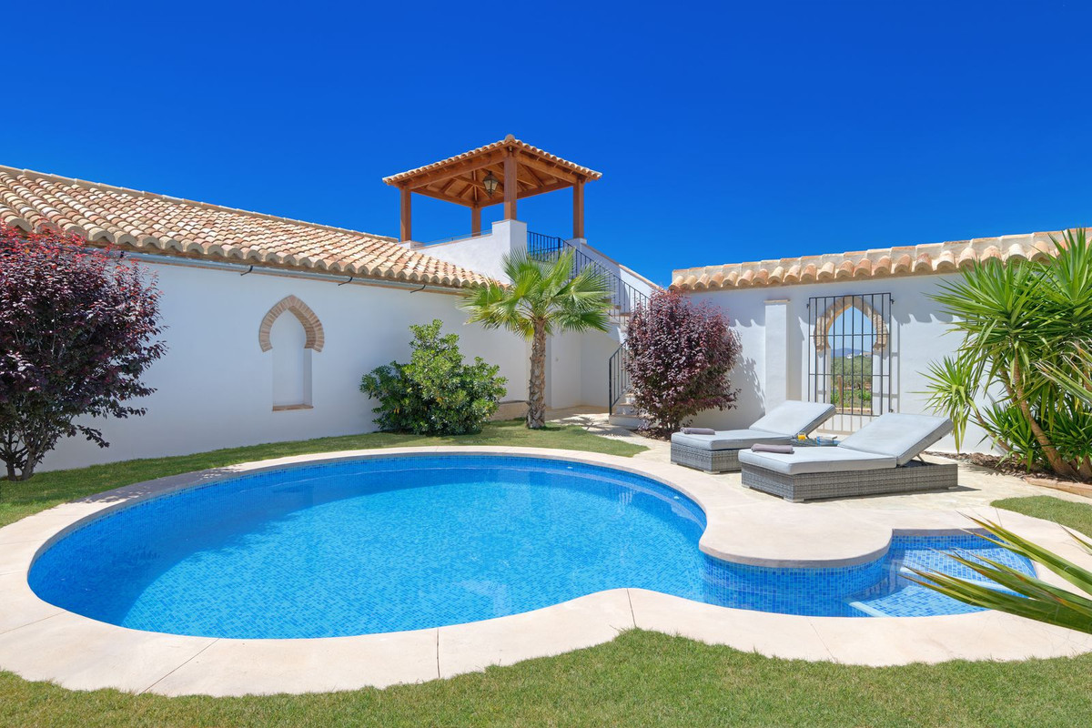Se vende Finca - Cortijo de 5 dormitorios en Costa Del Sol, Málaga, España