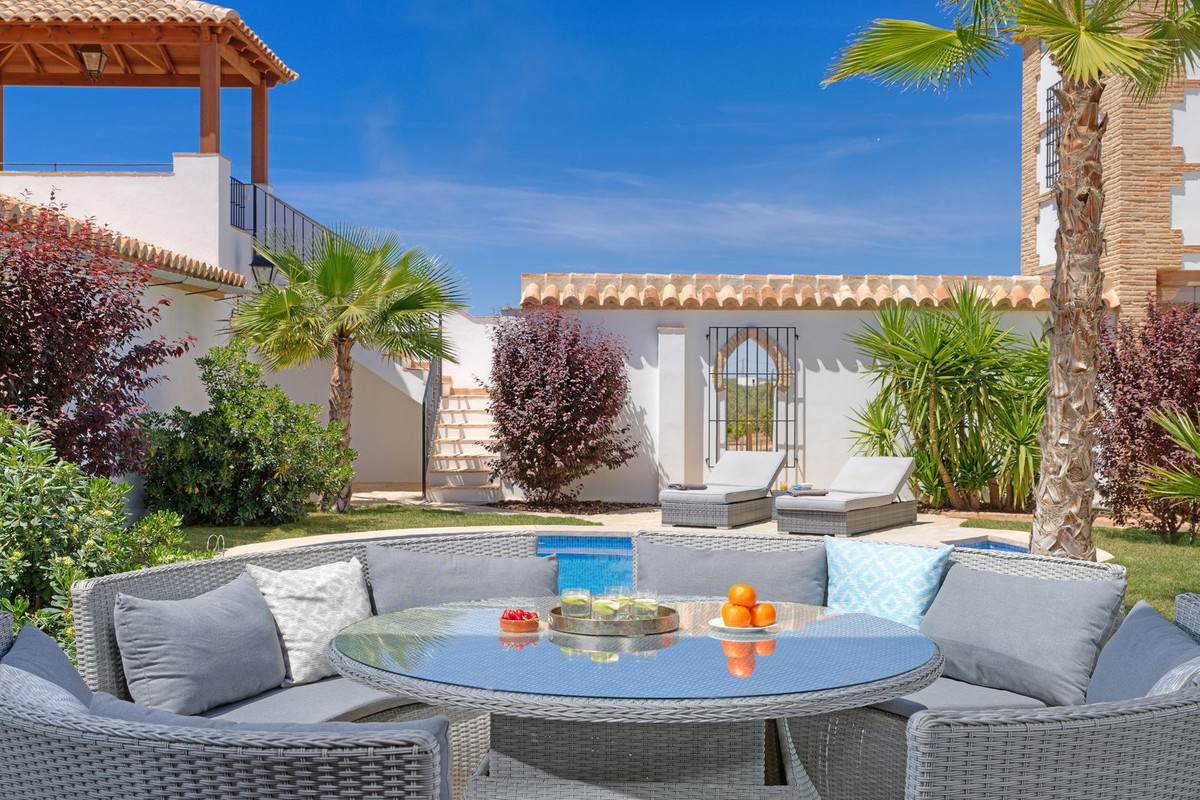 Se vende Finca - Cortijo de 5 dormitorios en Costa Del Sol, Málaga, España