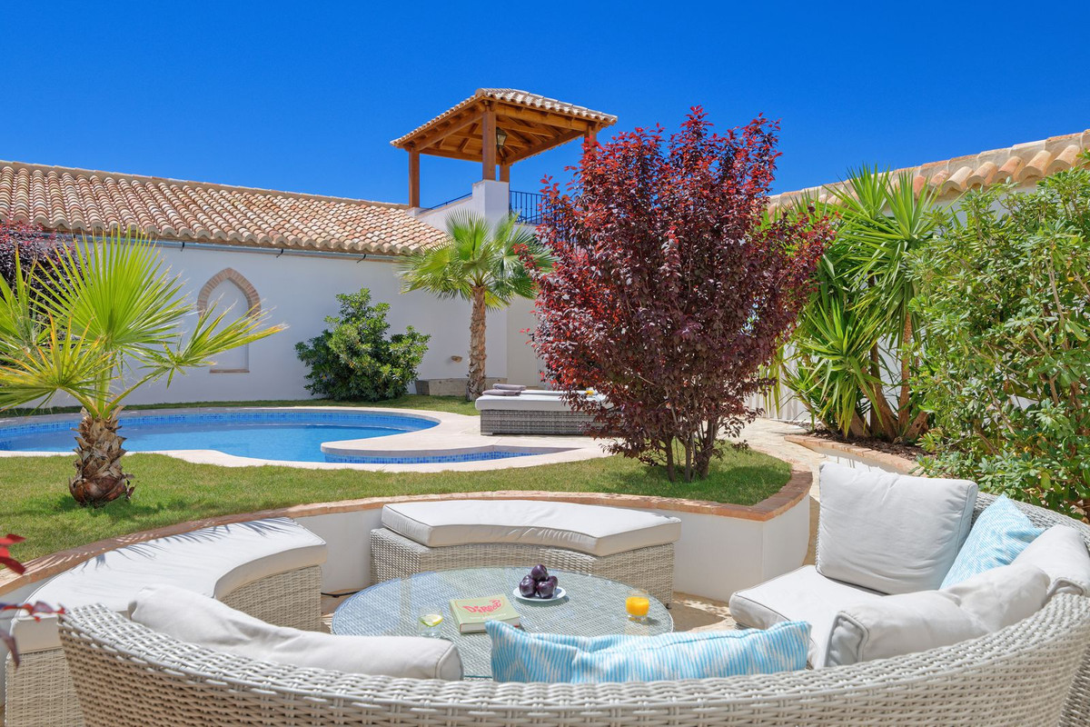 Se vende Finca - Cortijo de 5 dormitorios en Costa Del Sol, Málaga, España