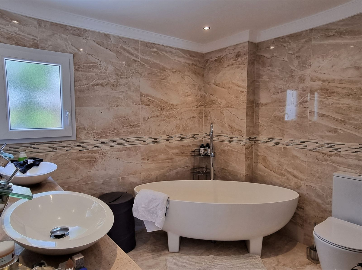 5 Bed Townhouse for sale in Elviria Costa Del Sol, Málaga, Spain