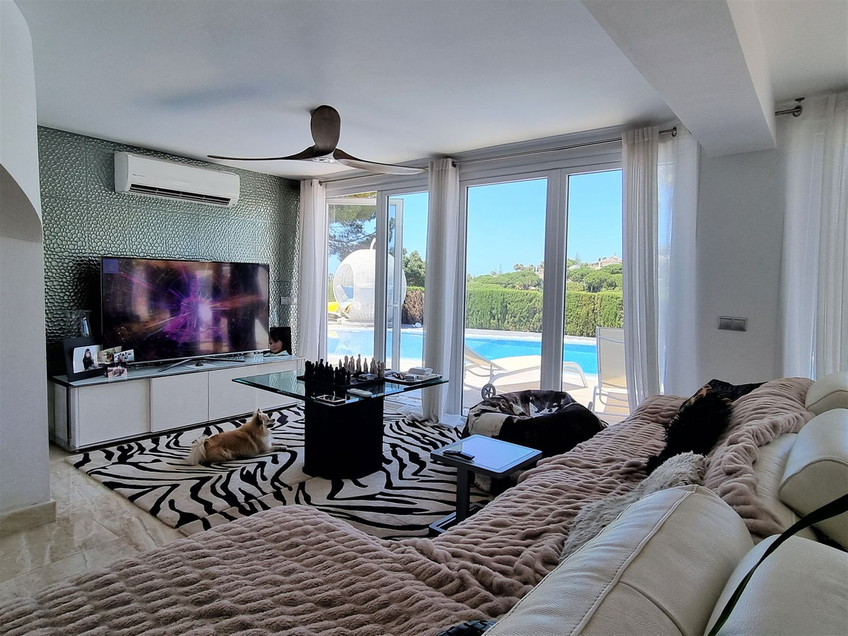 5 Bed Townhouse for sale in Elviria Costa Del Sol, Málaga, Spain