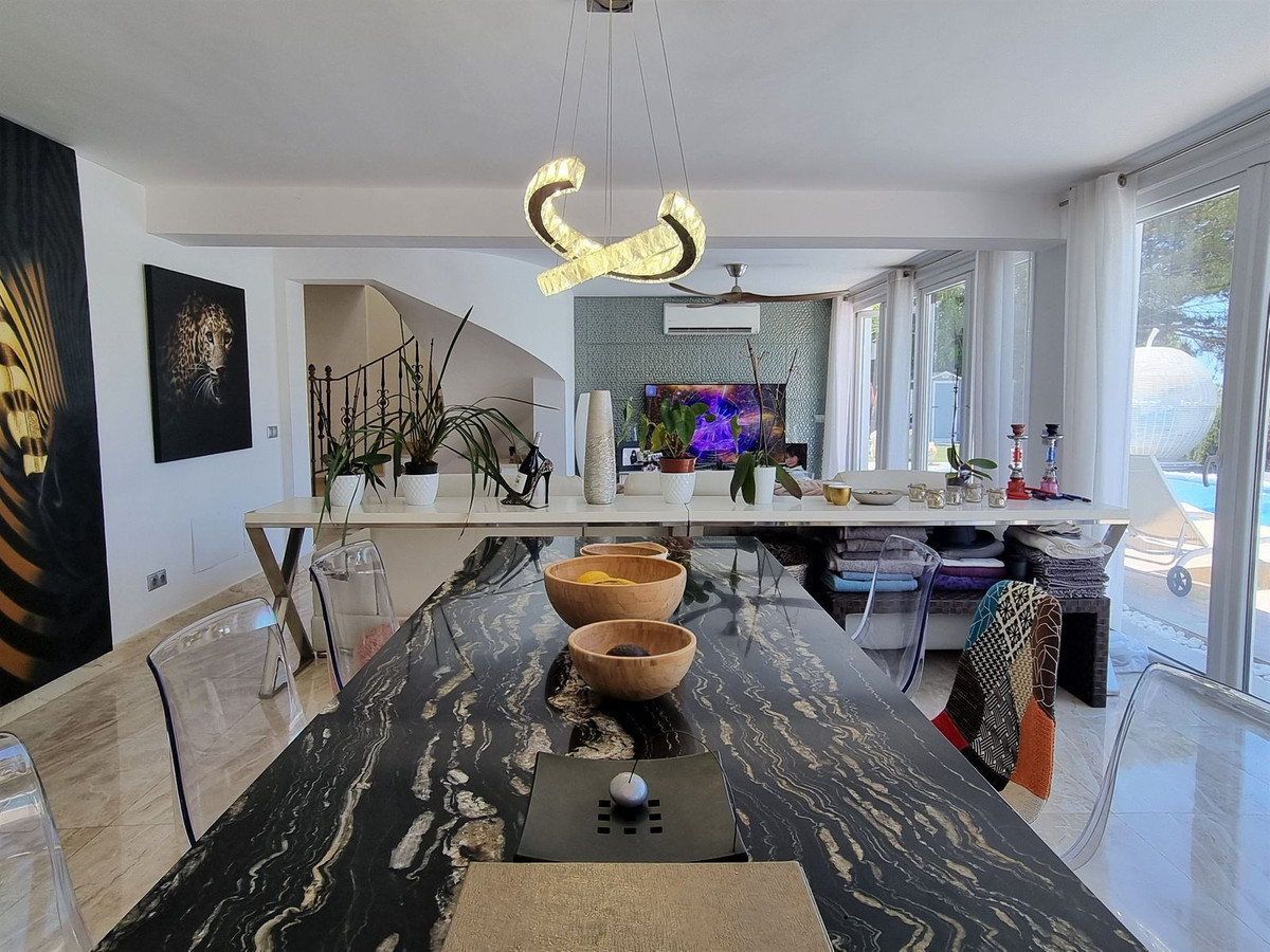 5 Bed Townhouse for sale in Elviria Costa Del Sol, Málaga, Spain