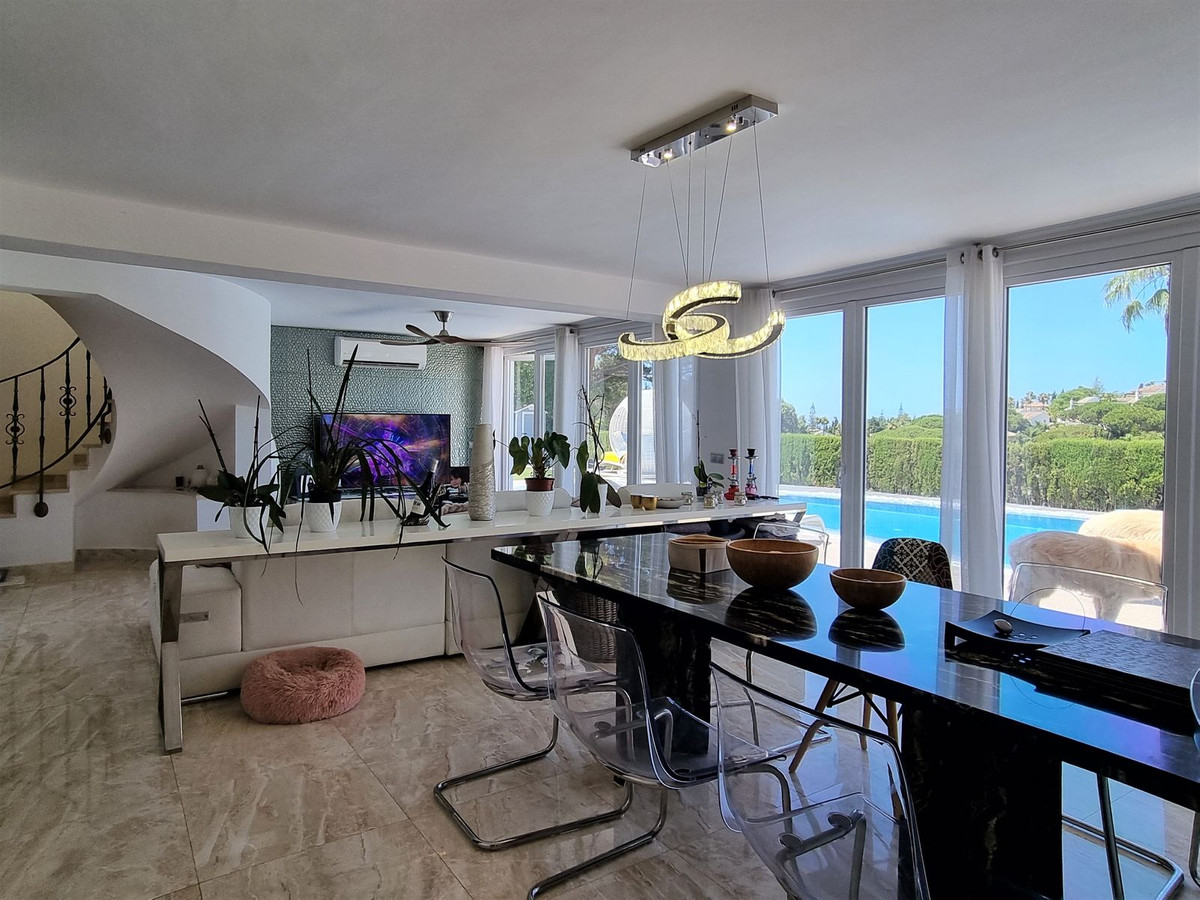 5 Bed Townhouse for sale in Elviria Costa Del Sol, Málaga, Spain